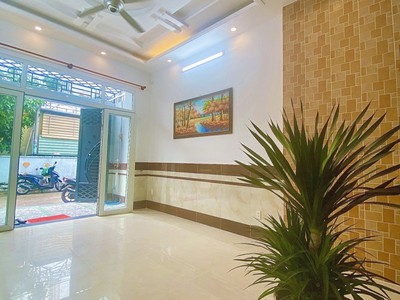 Bán nhà 62m2, 4pn, 4wc, 3 tầng, q.9, giá chỉ 7,05  tỷ, sổ hồng 0