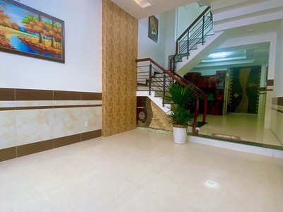 Bán nhà 62m2, 4pn, 4wc, 3 tầng, q.9, giá chỉ 7,05  tỷ, sổ hồng 1