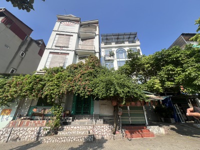 Mặt phố lý sơn 11 tỷ 45m mặt tiền 6.5m,vỉa hè kinh doanh long biên 0