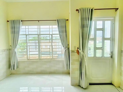 Nhà thuê 5tr5/tháng-3pn 2maylanh hẻm phạm ngọc hưng 2