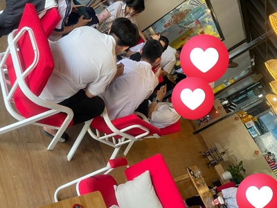 Mình chuẩn bị đi nước ngoài cần sang gấp quán dương coffee 3