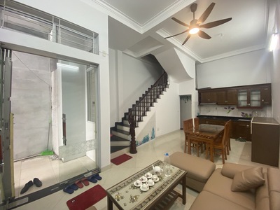 Bán nhà quang trung hà đông, sát ga tàu điện, vị trí tiềm năng, diện tích 54m chỉ 6.xt 4