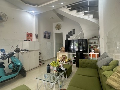 Mặt tiền lê thị hồng gấm, hải châu, 62m2, 2 tầng sạch đẹp, 5.x tỷ 0