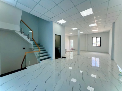 Bán nhà mặt tiền đồng khởi 400m2, vị trí siêu đẹp, gần chợ tân hiệp, giá 30 tỷ 2