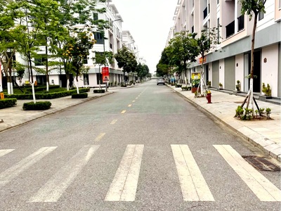 Chính chủ cần bán shophouse căn áp góc khu đô thị t t phố nối. 75m x 5 tầng,  sổ đỏ mới toanh 1