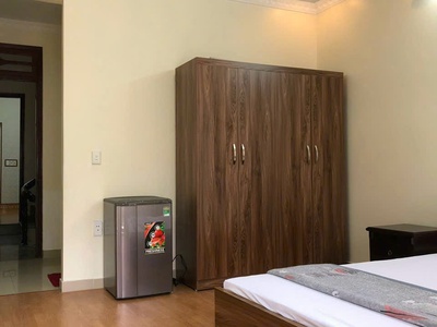 Cho thuê nhà 193 Văn Cao  full đồ , 5 phòng khép kín .Ô tô để trong nhà . Văn phòng , chuyên gia ở o 1