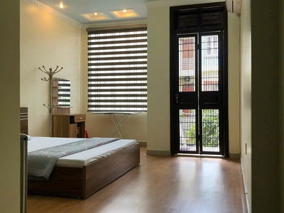 Cho thuê nhà 193 Văn Cao  full đồ , 5 phòng khép kín .Ô tô để trong nhà . Văn phòng , chuyên gia ở o 4