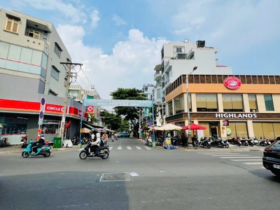 Nhà lô góc siêu đẹp dương bá trạc   không quy hoạch   xe hơi tới cửa   chỉ hơn 6 tỷ 0
