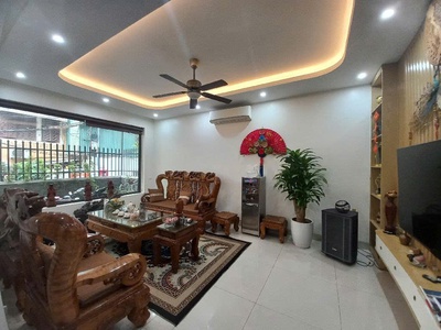 Bán nhà càu giấy, phân lô, ôtô tránh, vỉa hè kinh doanh, dt 61m2, mt 5.1m,  giá 22 tỷ 1