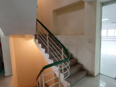 Cho thuê văn phòng 80m2 Tòa nhà HT Buidling 28 Xuân La, Tây Hồ 4