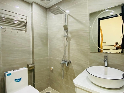 Bán nhà quận hoàng mai, gần hồ đền lừ, ngõ rộng, vài bước ra phố, dt 30m2 giá 5 tỷ 8 4