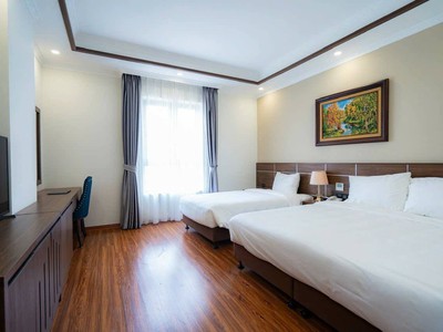Bán khách sạn mặt phố thuốc bắc, 151m2, 7 tầng, mặt tiền 5m, 151 tỷ, dòng tiền 3.3 tỉ/năm 2