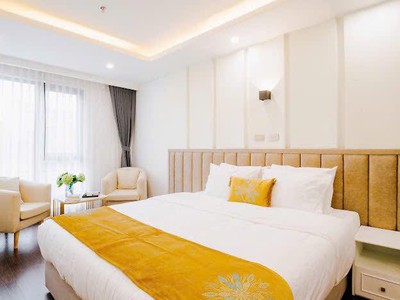 Bán khách sạn mặt phố cầu gỗ, 105m2, 9 tầng thang máy, mặt tiền 4.5m, 109 tỷ, kinh doanh đỉnh 2