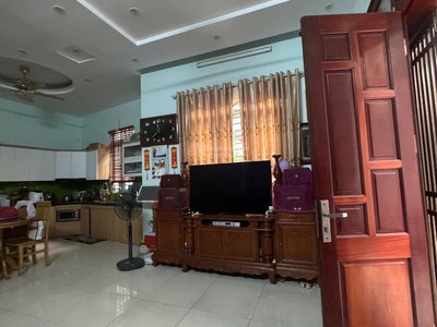 Nhà 5 tầng 32m2 đa sỹ, full nội thất,  ngõ nông, gần chợ, 5 tỷ 1