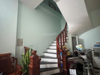 Nhà 5 tầng 32m2 đa sỹ, full nội thất,  ngõ nông, gần chợ, 5 tỷ 3