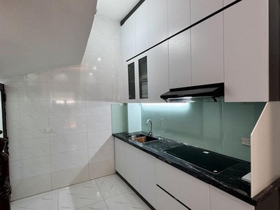 Bán nhà nguyễn đức cảnh, trương định,15m ra ô tô, dt 27m2, 5.95 tỷ 2