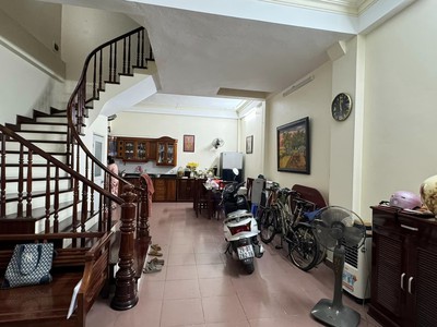 Bán nhà hoàng hoa thám 70m, 4 tầng mặt tiền 4m ô chờ thang máy 11.5 tỷ 1