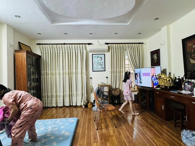 Bán nhà hoàng hoa thám 70m, 4 tầng mặt tiền 4m ô chờ thang máy 11.5 tỷ 2