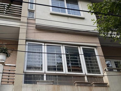 Bán nhà hoàng hoa thám ba đình- ngõ thông, kinh doanh, gần hồ tây -70m5tầng 11.9tỷ 0