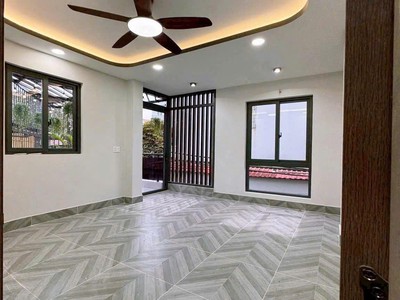 4,7 tỷ còn tl, quận 11,nhà hẻm lạc long quân 4tầng  3.5x10 3pn  mới đẹp vào ở ngay. 4
