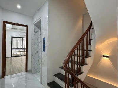 Cho thuê nhà phố la thành 6 tầng x 40m2, thang máy kinh doanh online, vp, spa 1