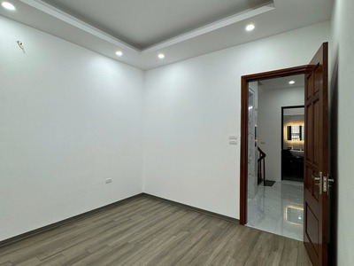 Cho thuê nhà phố la thành 6 tầng x 40m2, thang máy kinh doanh online, vp, spa 2