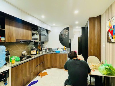 Siêu phẩm quận cầu giấy - 10m ra mặt phố - khu vực hiếm nhà bán - phân lô quân đội. 3