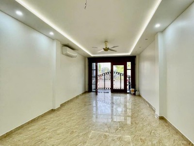 Đẳng cấp nhà dân xây, thang máy xịn, tặng nội thất, gara 7 chỗ, ôtô tránh, dừng đỗ. 1