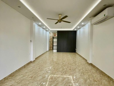Đẳng cấp nhà dân xây, thang máy xịn, tặng nội thất, gara 7 chỗ, ôtô tránh, dừng đỗ. 3