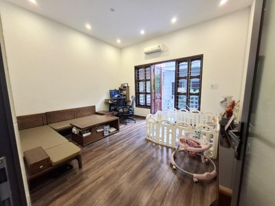 Phân lô ô tô tránh vào nhà - hai thoáng trước sau - sổ hoa hậu. 2