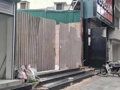 Chính chủ bán đất mặt phố đã có sẵn nhà mái tôn 136 cầu giấy   mặt tiền 6m   vị trí siêu đẹp   giá 3