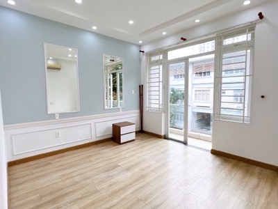 Hiếm có vị trí đẹp thế này   nhà vừa gần trường, gần siêu thị diện máy- liên thông nhiều hướng- bến 1