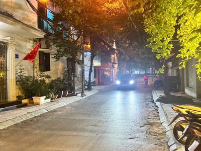 Bán gấp nhà vương thừa vũ mặt ngõ thông ô tô tránh kinh doanh, 48m, 13.5 tỷ. 0