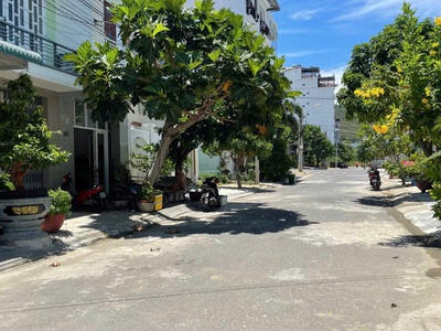 Bán lô đất đường lê văn miến, vĩnh hoà nha trang,  diện tích: 60m2,  ngang 4, đường 13 m, giá : 1