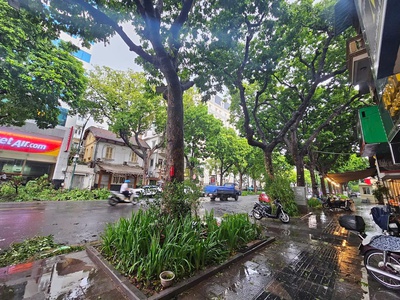 Mặt phố trần hưng đạo, hoàn kiếm,lô góc 3 thoáng,mt 9m,vỉa hè bao la,86m2,6t,nhỉnh 86 tỷ 1