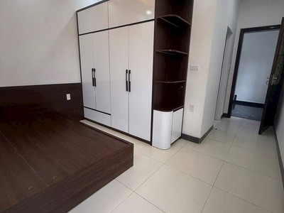 Bán căn nhà 3 tầng mặt đại lộ Trần Hưng Đạo, ph Ngọc Châu, TP HD, 63.5m2, 3 ngủ, KD tốt 3