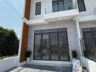 Dọn Vào Ở Ngay Căn Nhà Đẹp Ngay Phố Thương Mại Cần Đước 0
