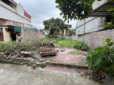 Cần bán 100m2 đất thôn Đại Bản, Gia Lâm. Cách hồ 20m, cách 100m ra đường Dương Đức Hiển  QL17 0