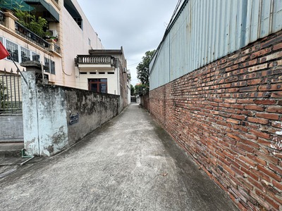 Cần bán 100m2 đất thôn Đại Bản, Gia Lâm. Cách hồ 20m, cách 100m ra đường Dương Đức Hiển  QL17 3