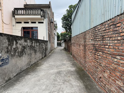 Cần bán 100m2 đất thôn Đại Bản, Gia Lâm. Cách hồ 20m, cách 100m ra đường Dương Đức Hiển  QL17 4