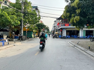Bán 135m2 đất hai mặt đường tại ngõ 80 Hoa Lâm, Việt Hưng   Tiềm năng kinh doanh vô hạn, gần Big C 3