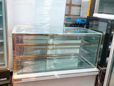 Tủ bánh kem kính vuông hiệu herocool 3 tầng dài 1m5 mới 100 1