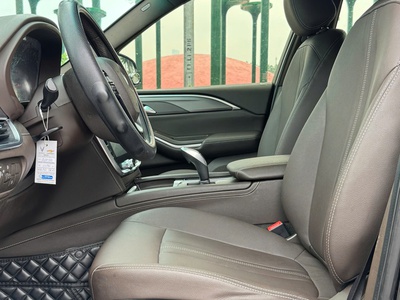 Chính chủ bán xe Lux SA 2020 Base 10