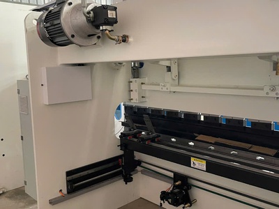 Máy chấn NC - CNC 10