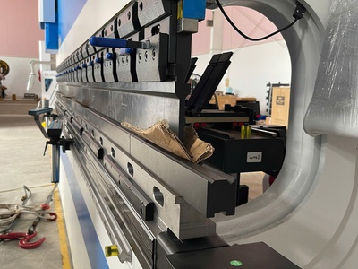 Máy chấn NC - CNC 6