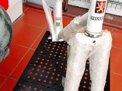 Bán khung xe đua Nhật cổ, đã sơn lại. 14