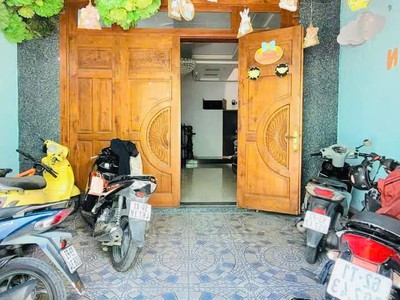 Quá vip dt hiếm:  5x17    85m2 x 4 tầng -hxh 4.5m, gần cv là̀ng hoa, chợ hạnh thông tây, 2