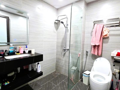 Gần chợ hòa hưng q10   4pn   hẻm xe hơi   đẹp ở ngay - không có căn  thứ 2 ở q10 2