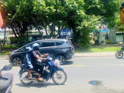 Tây thạnh - một bước ra mặt tiền - ngay công viên - 81m - 3 tầng nhỉnh 6 tỷ 2