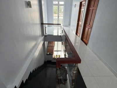 Bán nhà đẹp 2 tầng trung tâm dĩ an,đường ô tô,gần bcons garden 4